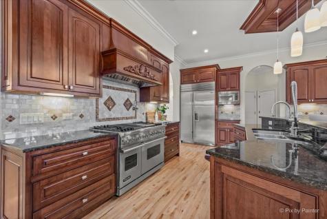 27 West Onwentsia Road Lake Forest IL 60045