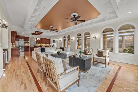 27 West Onwentsia Road Lake Forest IL 60045