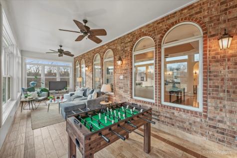 27 West Onwentsia Road Lake Forest IL 60045