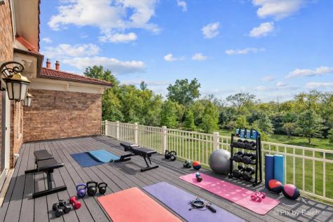 27 West Onwentsia Road Lake Forest IL 60045