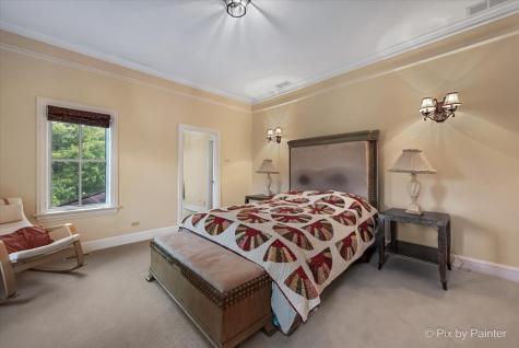 27 West Onwentsia Road Lake Forest IL 60045