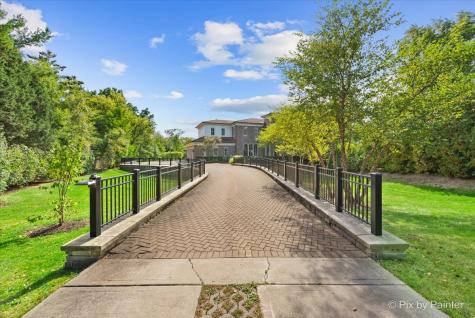 27 West Onwentsia Road Lake Forest IL 60045
