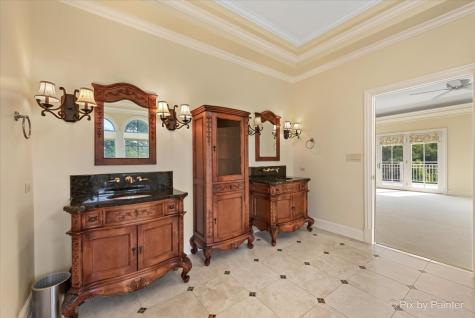 27 West Onwentsia Road Lake Forest IL 60045