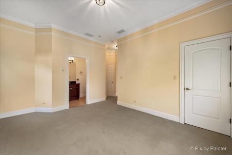 27 West Onwentsia Road Lake Forest IL 60045