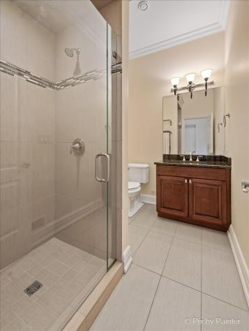 27 West Onwentsia Road Lake Forest IL 60045