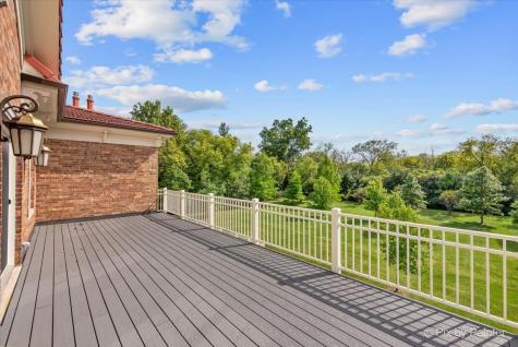 27 West Onwentsia Road Lake Forest IL 60045
