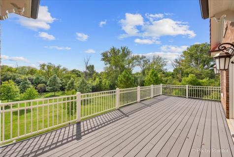 27 West Onwentsia Road Lake Forest IL 60045