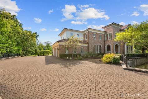 27 West Onwentsia Road Lake Forest IL 60045