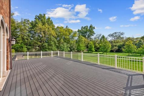 27 West Onwentsia Road Lake Forest IL 60045