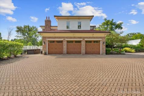 27 West Onwentsia Road Lake Forest IL 60045