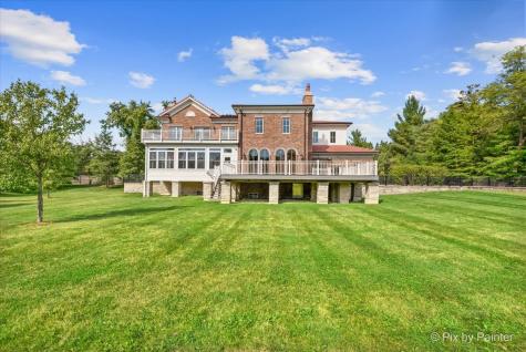 27 West Onwentsia Road Lake Forest IL 60045