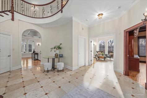 27 West Onwentsia Road Lake Forest IL 60045