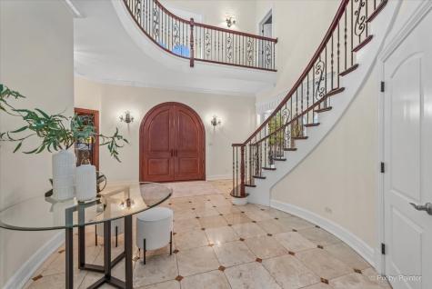 27 West Onwentsia Road Lake Forest IL 60045