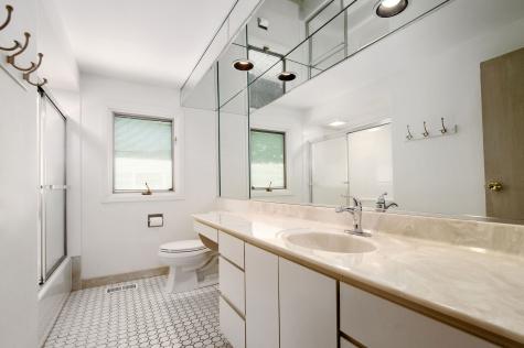 1829 East Bittersweet Lane Mount Prospect IL 60056