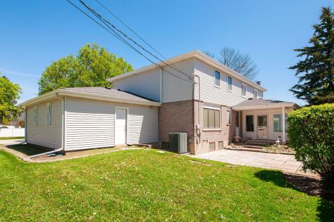 1829 East Bittersweet Lane Mount Prospect IL 60056