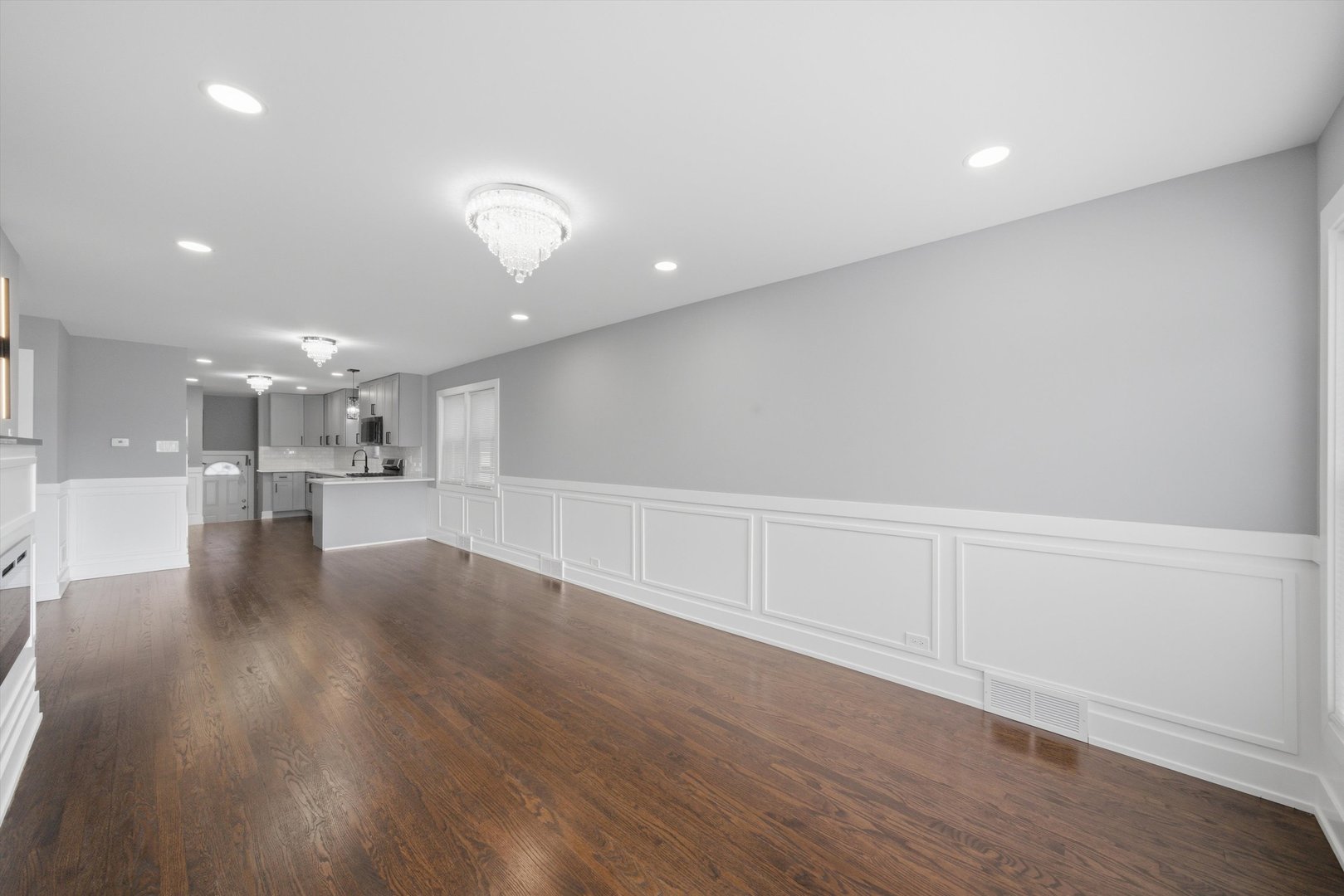 8243 South Wabash Avenue Chicago IL 60619