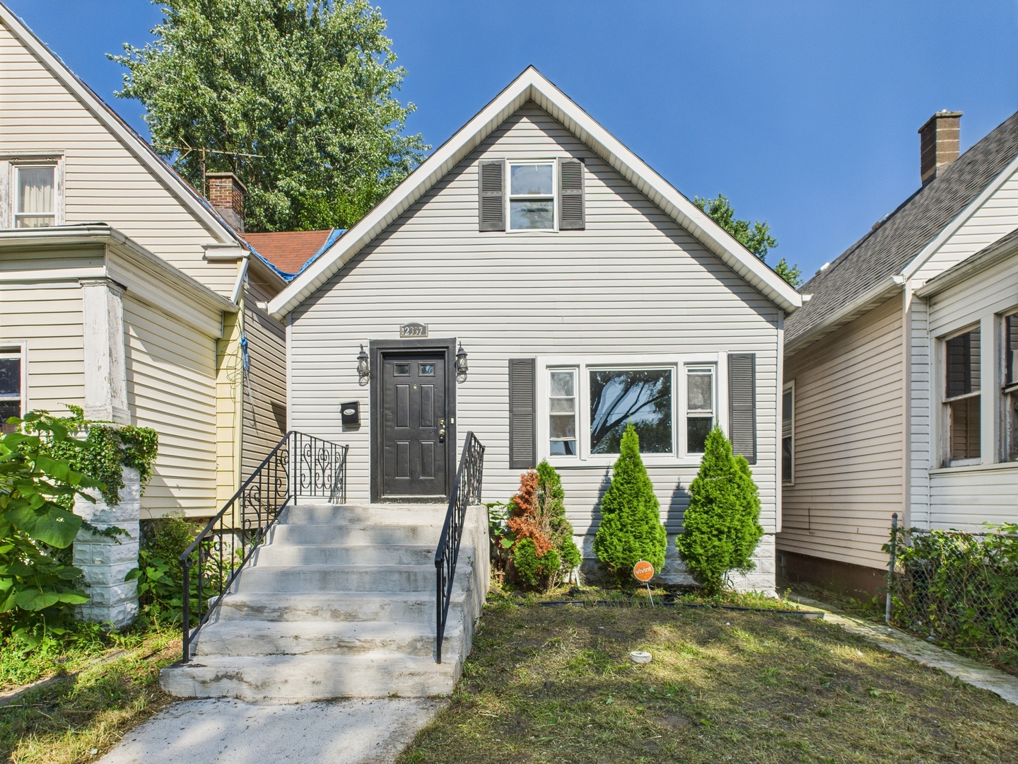 12337 South Wallace Street Chicago IL 60628