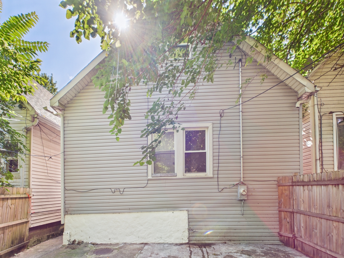 12337 South Wallace Street Chicago IL 60628