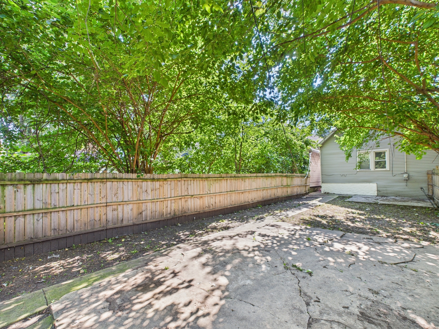 12337 South Wallace Street Chicago IL 60628