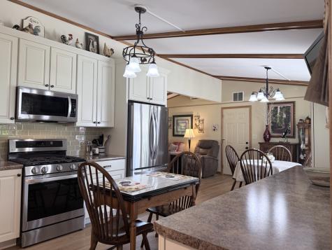 617 South Linn Street Shannon IL 61078