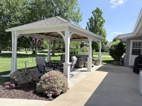 617 South Linn Street Shannon IL 61078