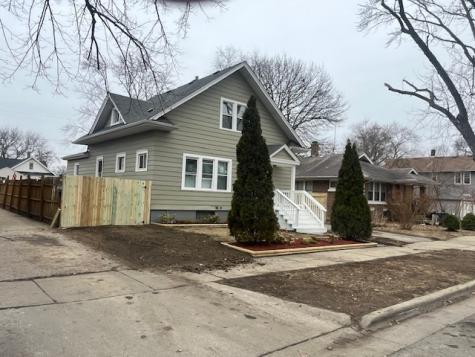 805 Helmholz Avenue Waukegan IL 60085