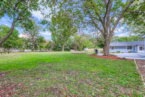18838 West Hickory Street Mundelein IL 60060