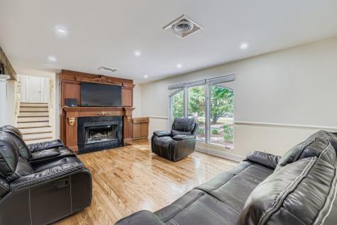 18838 West Hickory Street Mundelein IL 60060