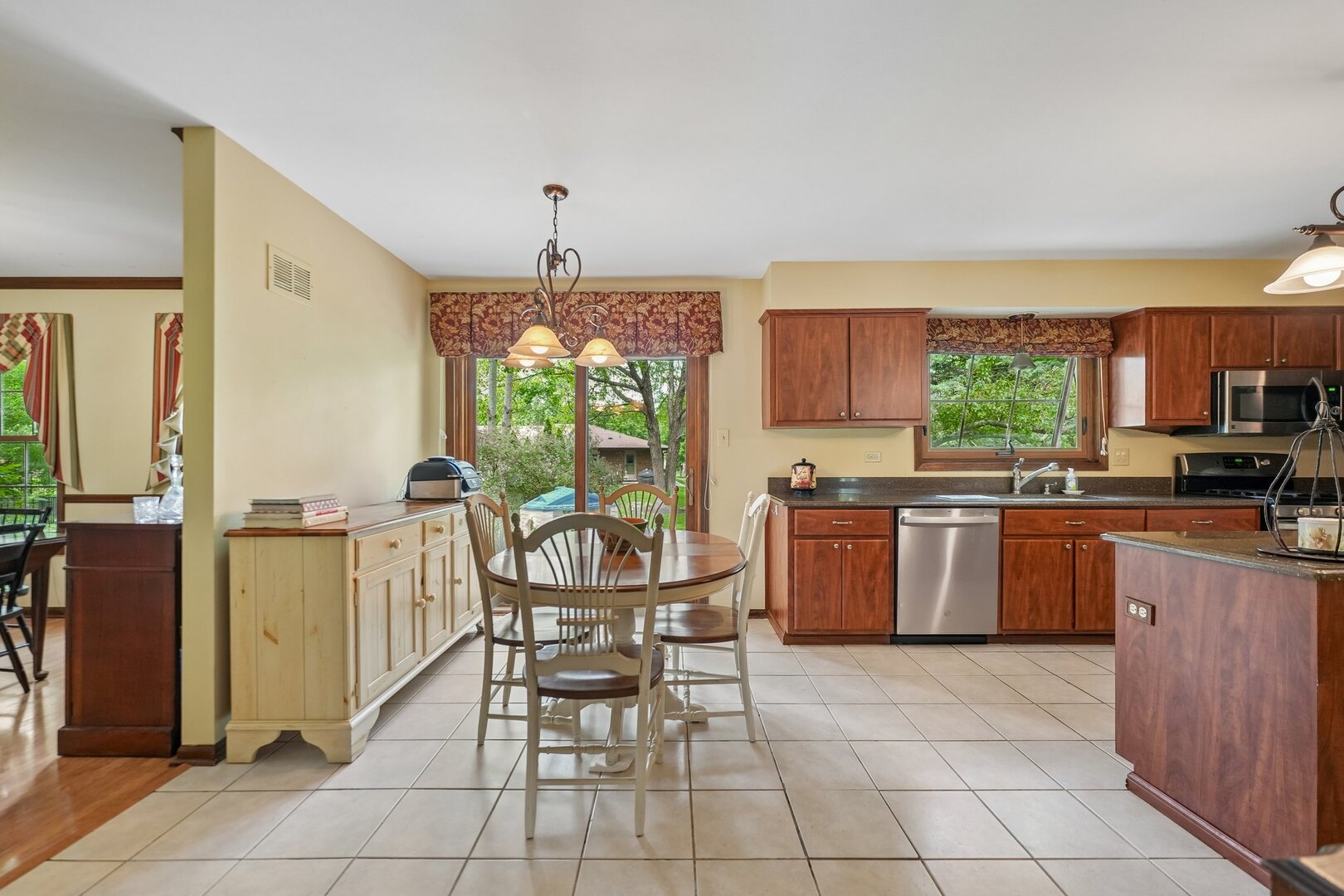 737 Clovetree Court Naperville IL 60540