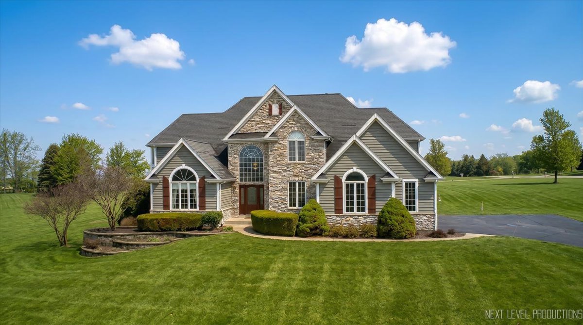 10N800 Highland Trail Hampshire IL 60140