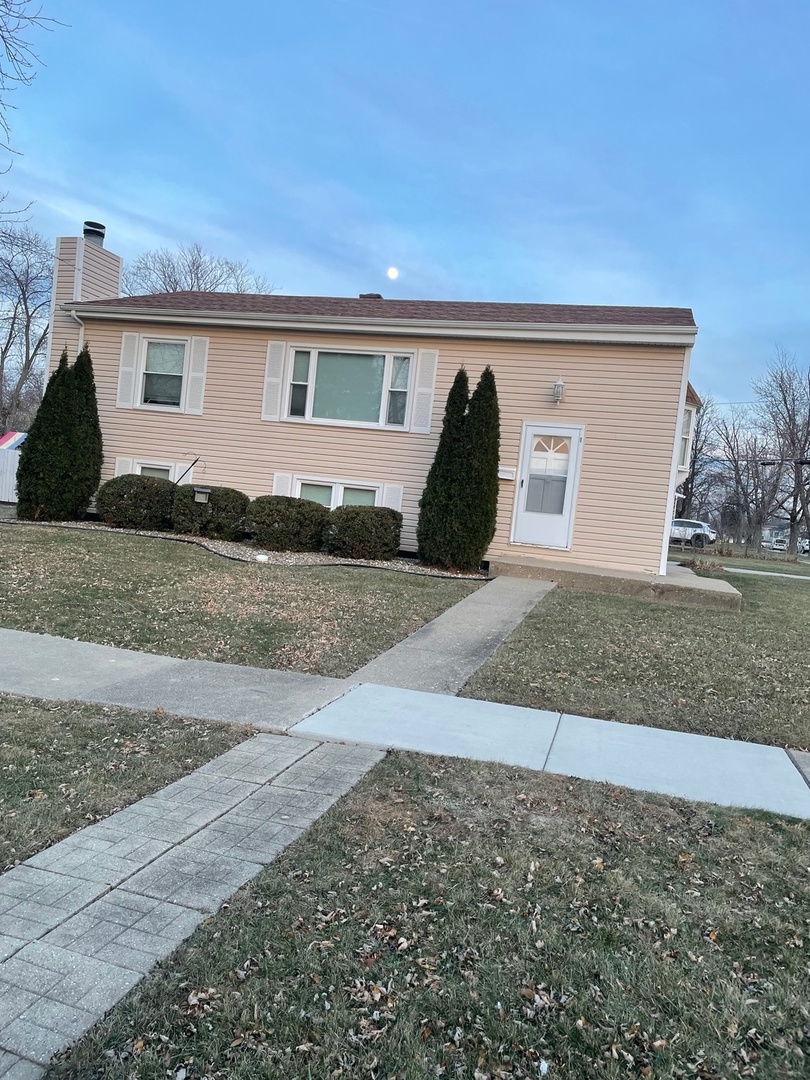 9338 Oak Street Orland Park IL 60462