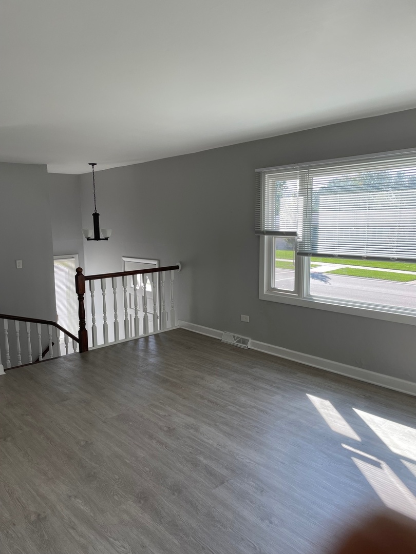 9338 Oak Street Orland Park IL 60462
