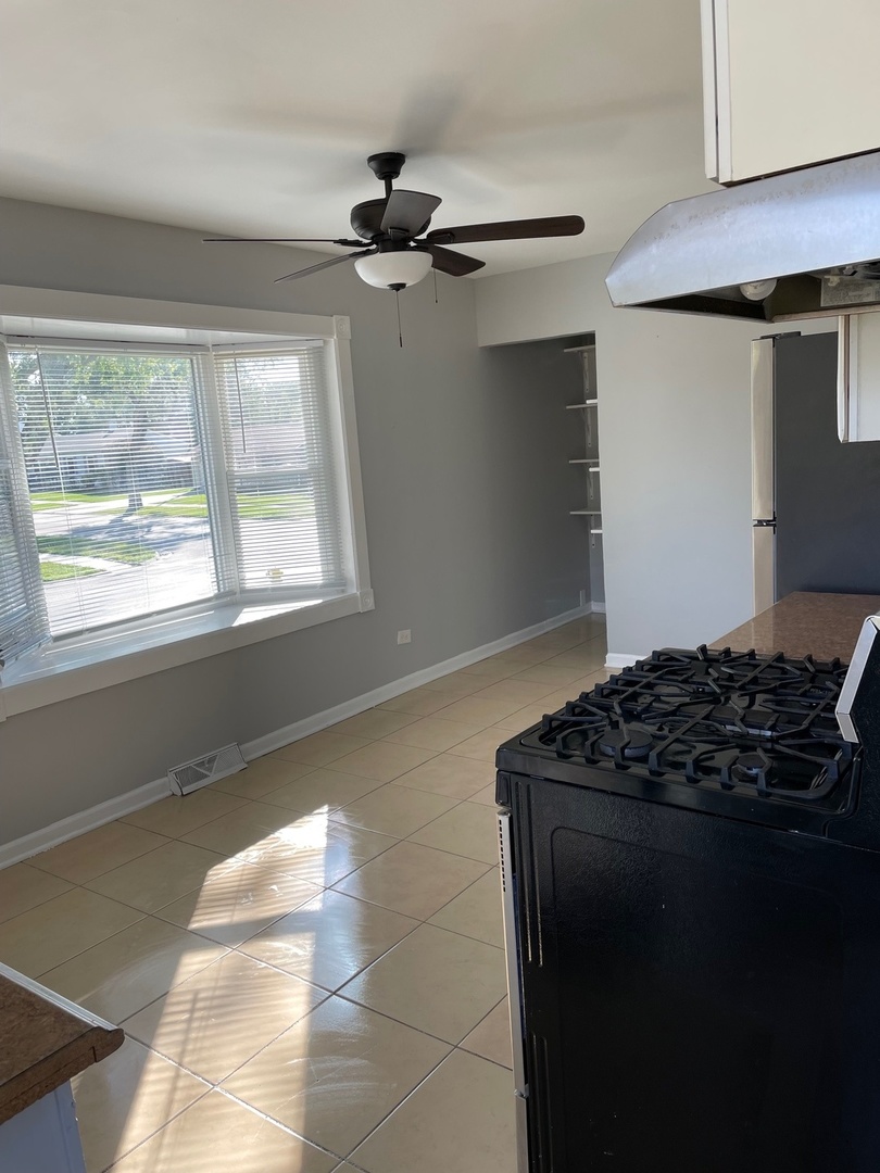 9338 Oak Street Orland Park IL 60462
