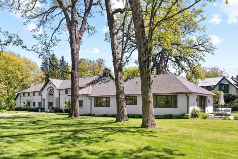955 East Ringwood Road Lake Forest IL 60045