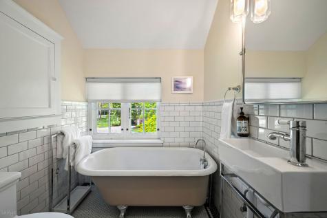 955 East Ringwood Road Lake Forest IL 60045