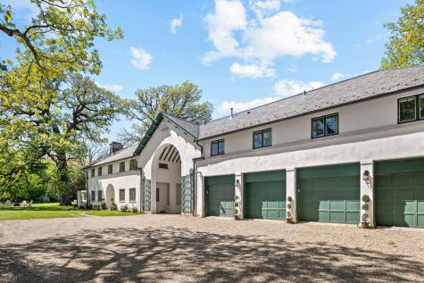 955 East Ringwood Road Lake Forest IL 60045