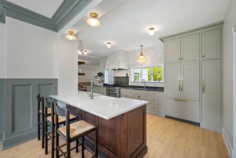 955 East Ringwood Road Lake Forest IL 60045