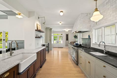 955 East Ringwood Road Lake Forest IL 60045
