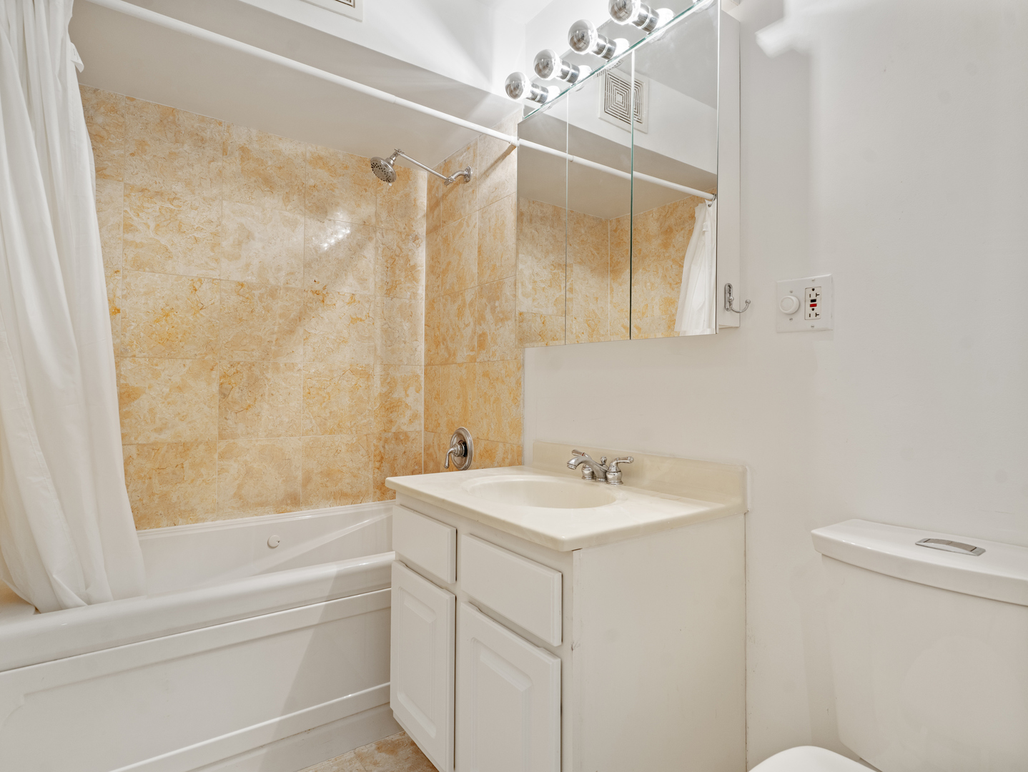 5854 North Kenmore Avenue Chicago IL 60660