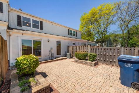 815 Mansfield Court Schaumburg IL 60194