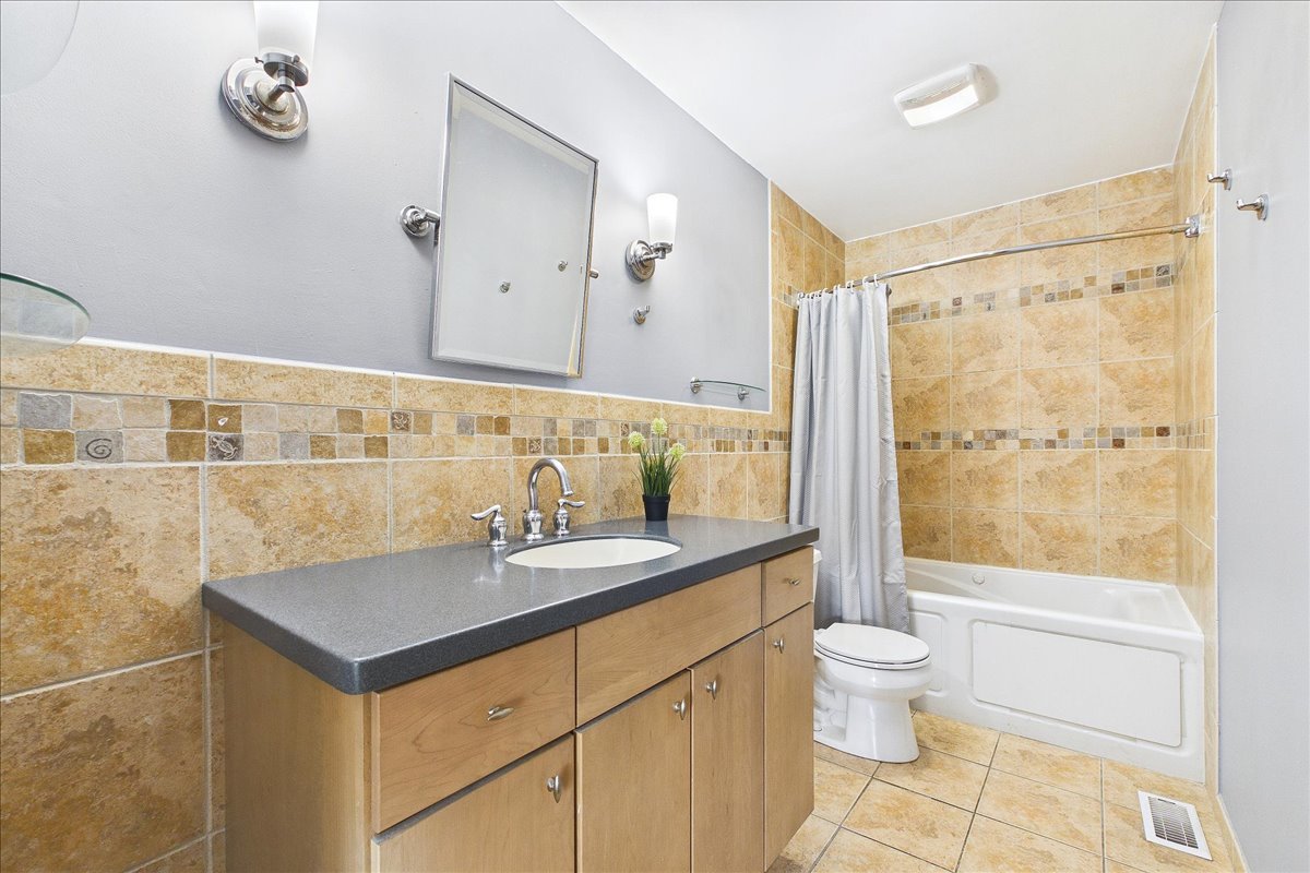 2655 Lindrick Lane Aurora IL 60504