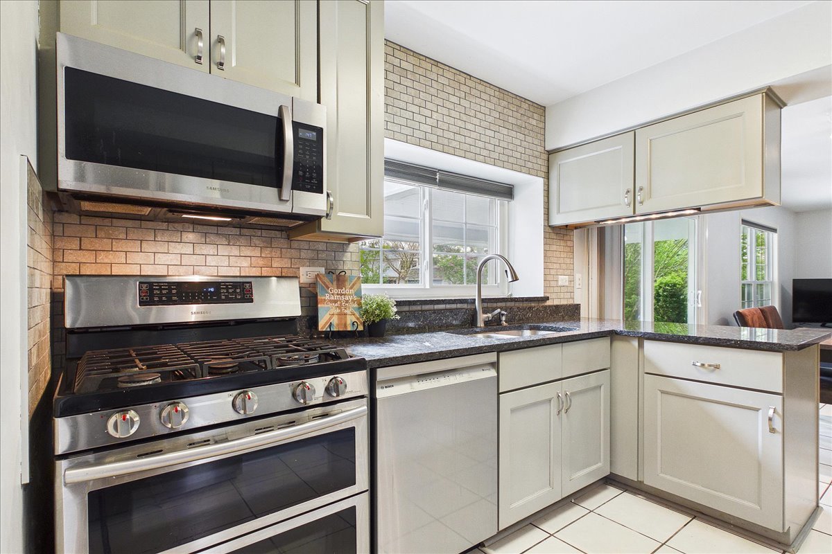 2655 Lindrick Lane Aurora IL 60504