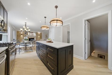 877 North Dovington Drive Hoffman Estates IL 60169