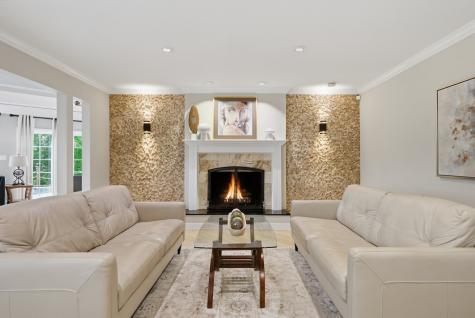 877 North Dovington Drive Hoffman Estates IL 60169