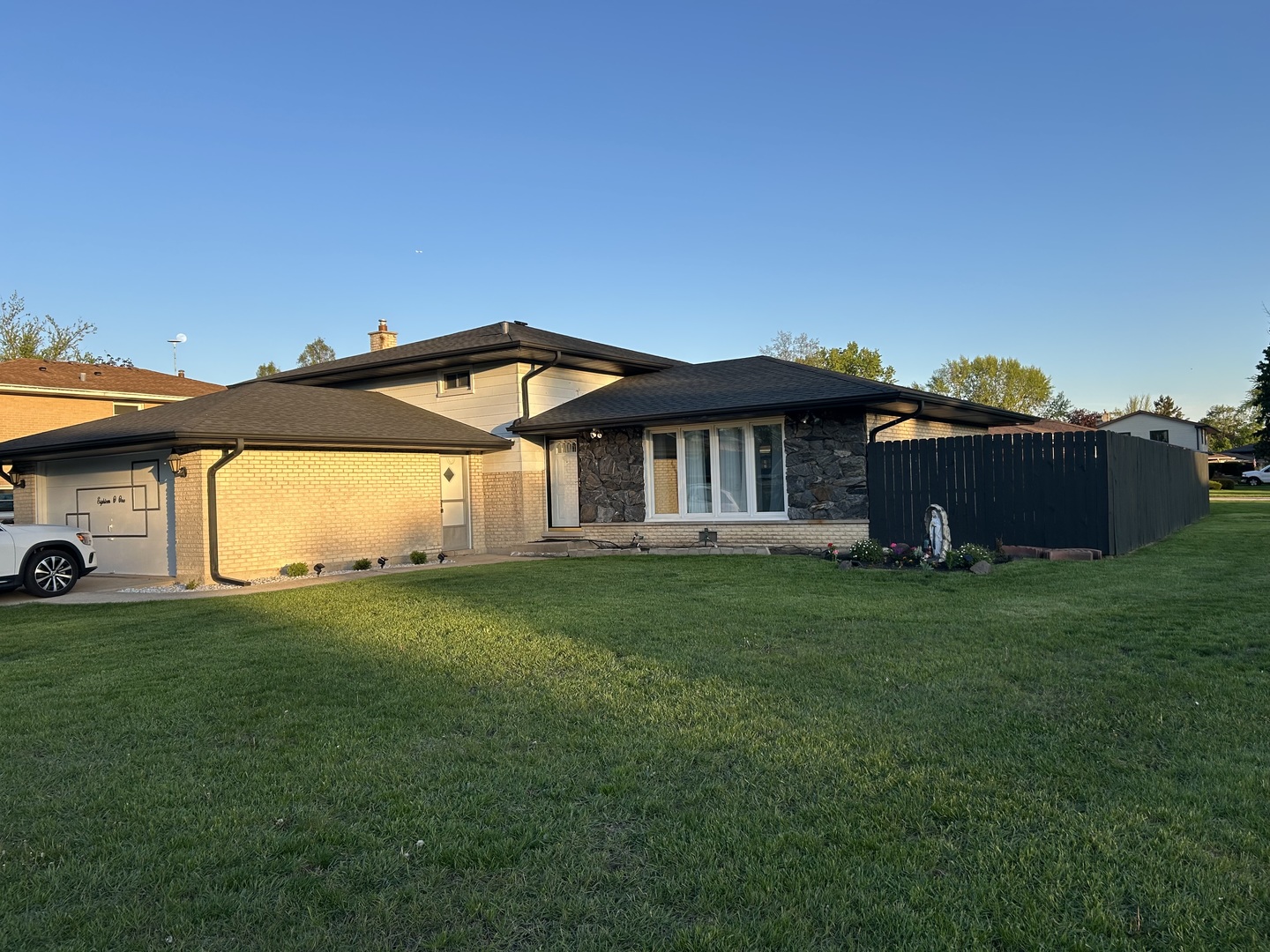 1801 East Aztec Lane Mount Prospect IL 60056