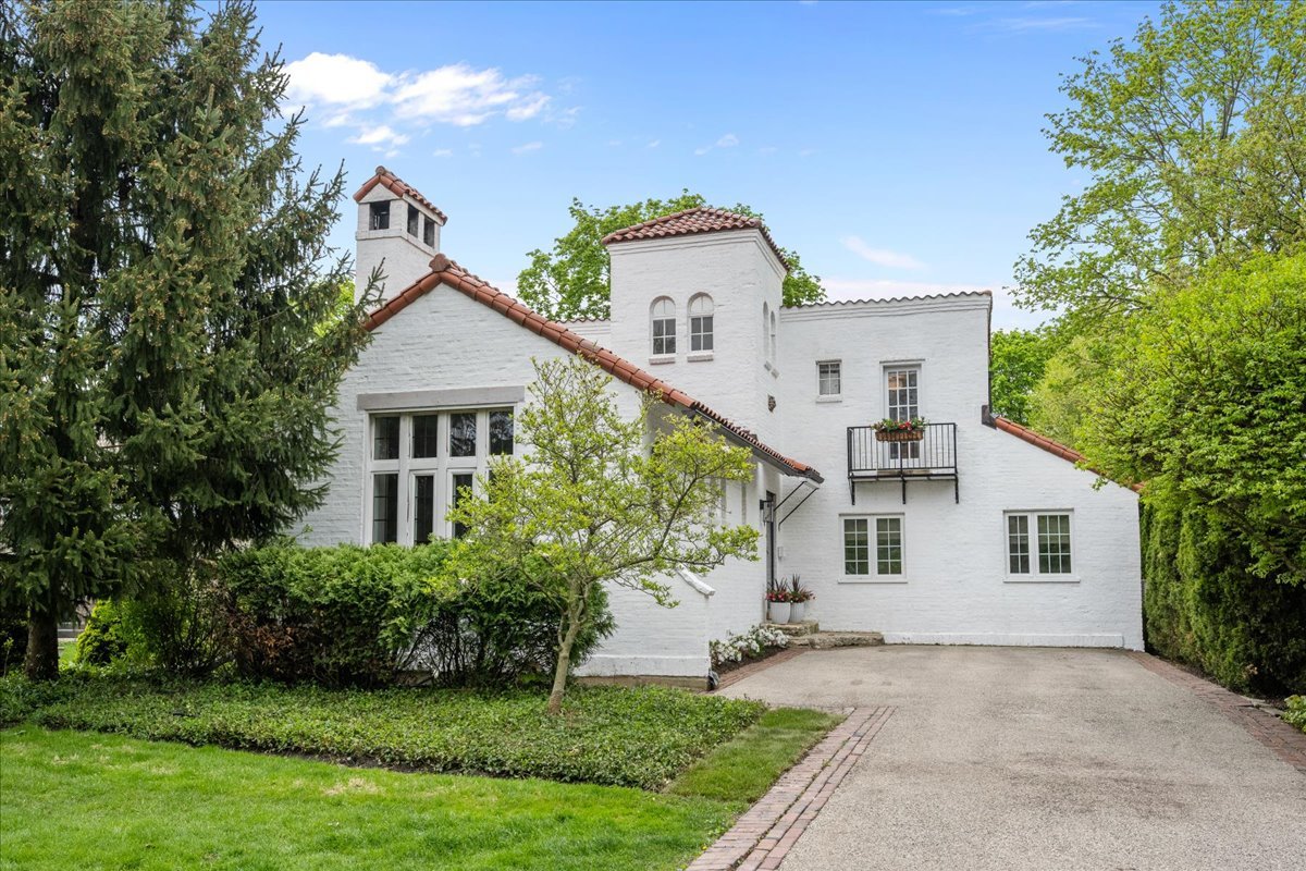 1208 Oak Street Winnetka IL 60093