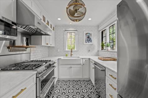 1208 Oak Street Winnetka IL 60093