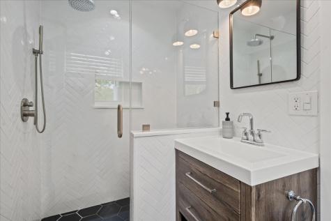 1208 Oak Street Winnetka IL 60093