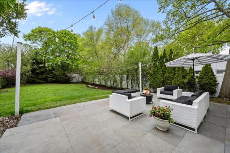 1208 Oak Street Winnetka IL 60093