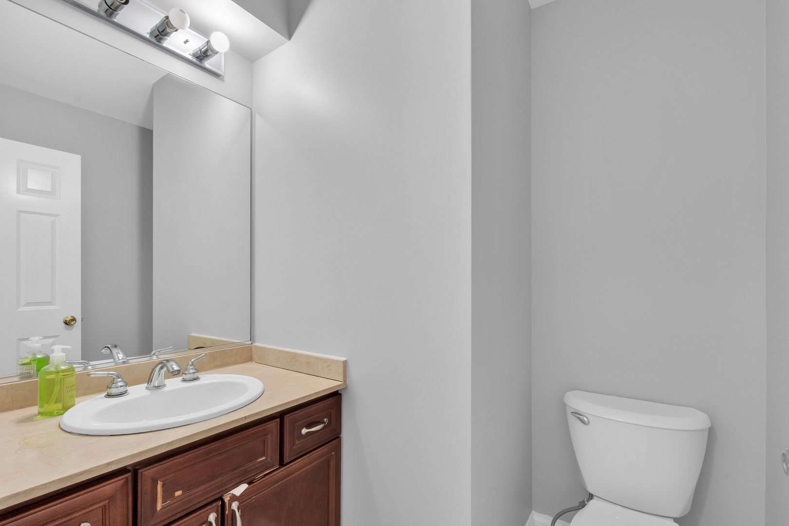 270 East Armitage Avenue Addison IL 60101